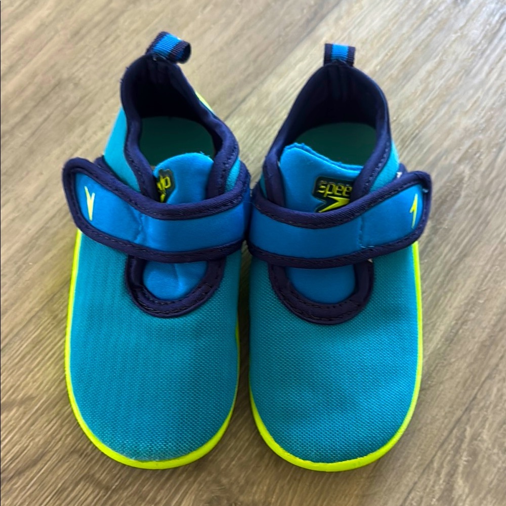 Kids speedo water shoes